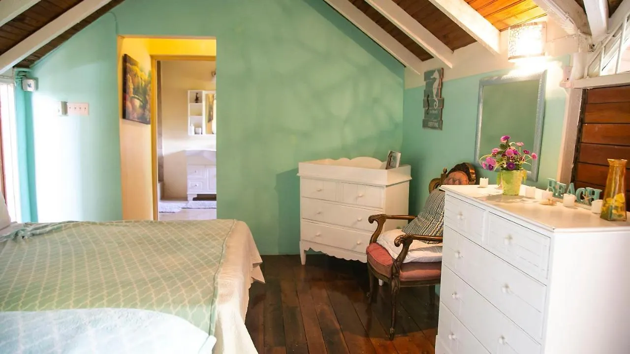 Castle Cove -Ocean Front Villa Westlands 0*,