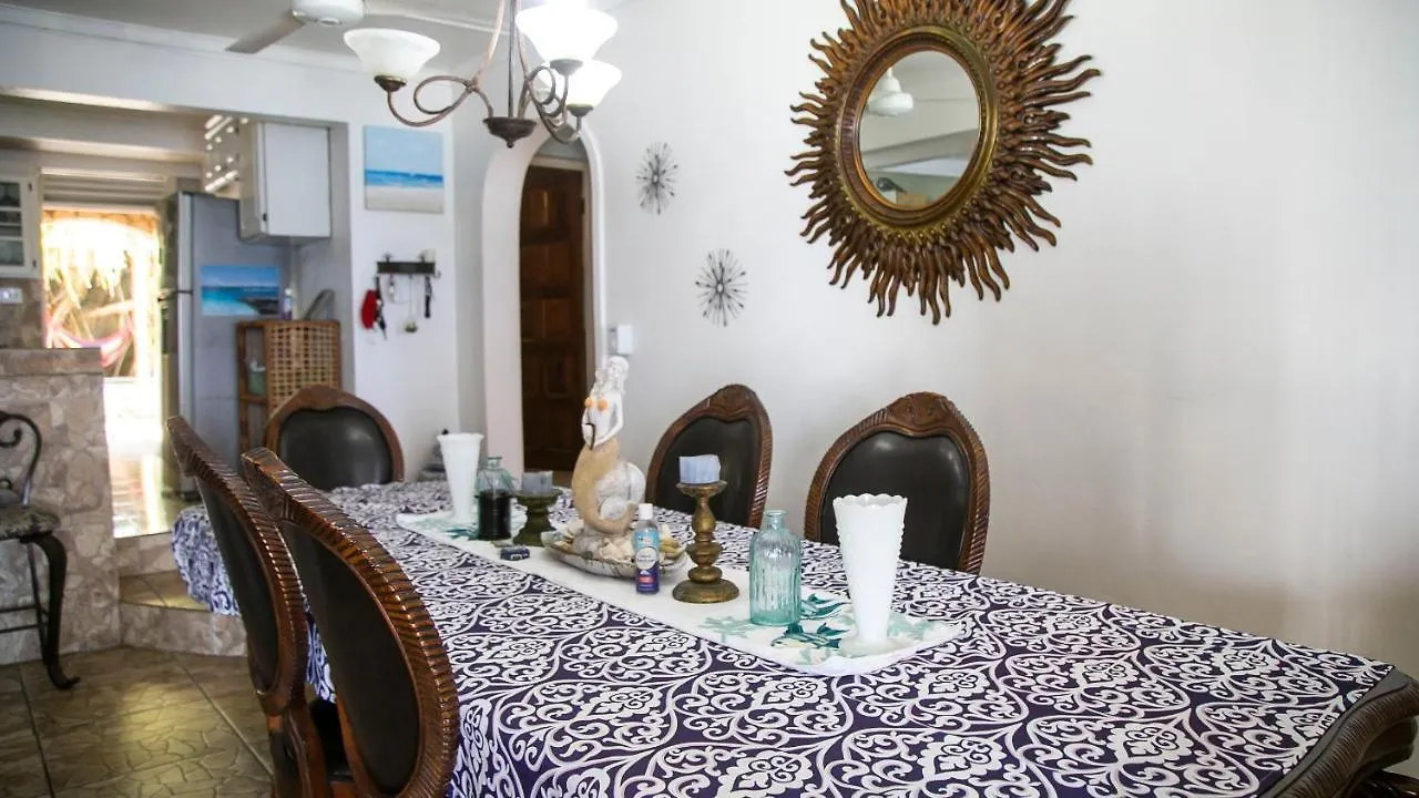 Castle Cove -Ocean Front Villa Westlands