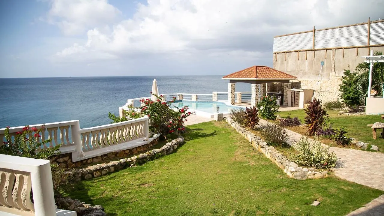 Castle Cove -Ocean Front Villa Westlands 0*,